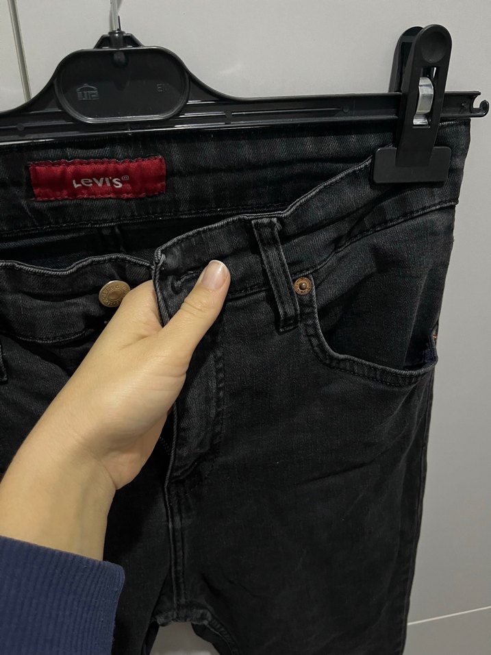 Kadın Siyah Kemerli Dar Kesim Jean - Görsel 3