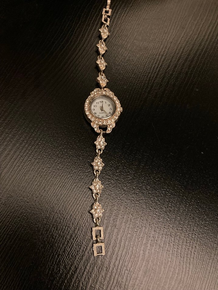 ÇOK ZARİF TAŞLI KOL SAATİ - Görsel 5