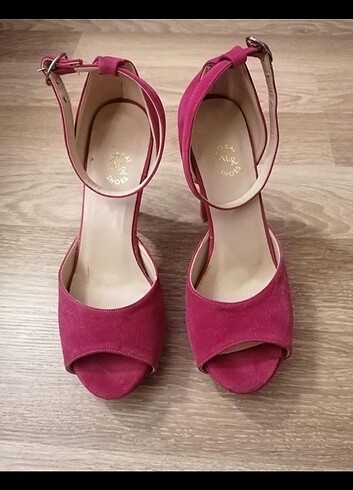 Zara HARİKA PEMBELER 