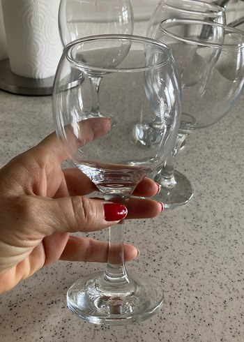 PAŞABAHÇE 4 KORMIZI ŞARAP KADEHİ - Görsel 2