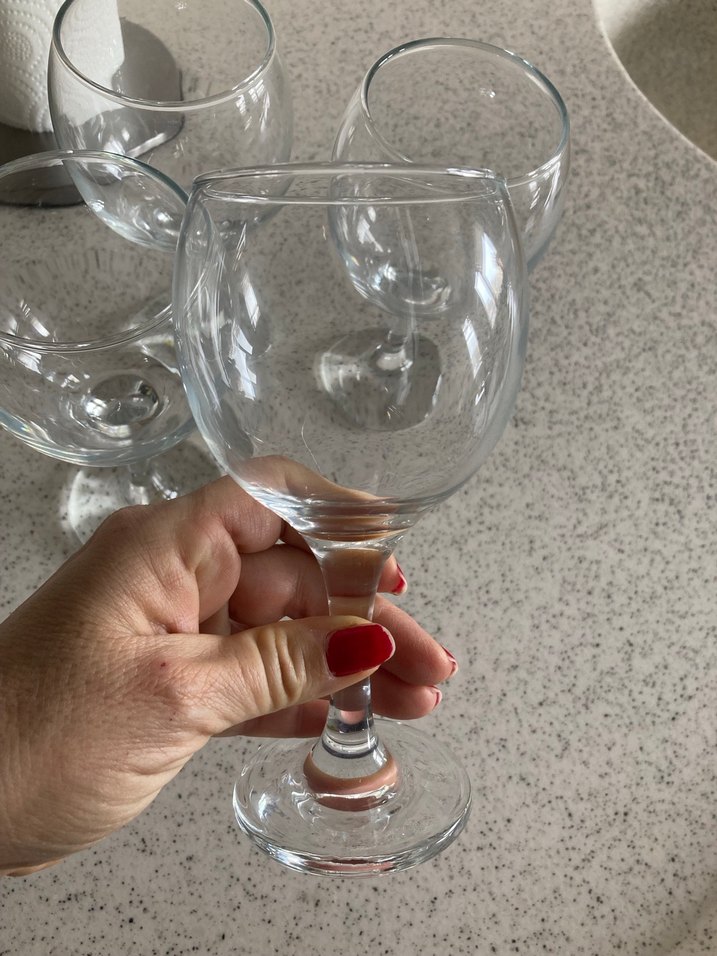 PAŞABAHÇE 4 KORMIZI ŞARAP KADEHİ - Görsel 4