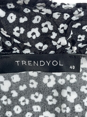 40 Beden çeşitli Renk Trendyol & Milla Bluz %70 İndirimli.