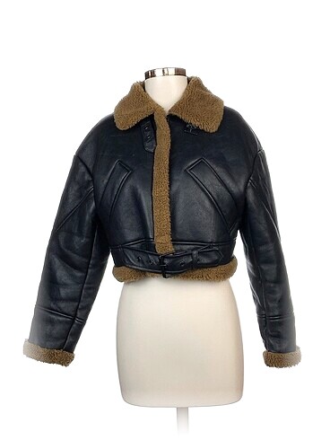 Stradivarius Mont %70 İndirimli.