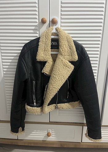 Siyah Kürklü Kısa Biker Deri Ceket - Görsel 3