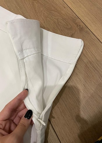 s Beden Beyaz Mini Deri Şort