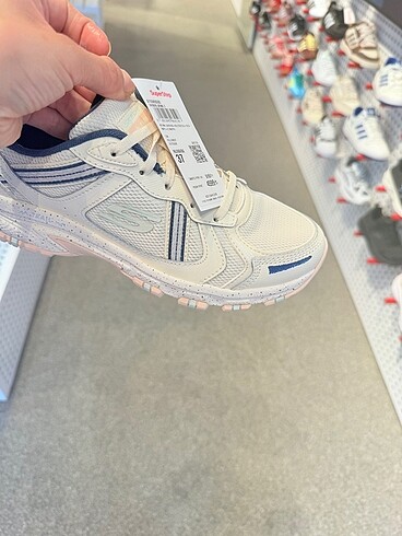 38 Beden Skechers spor ayakkabı
