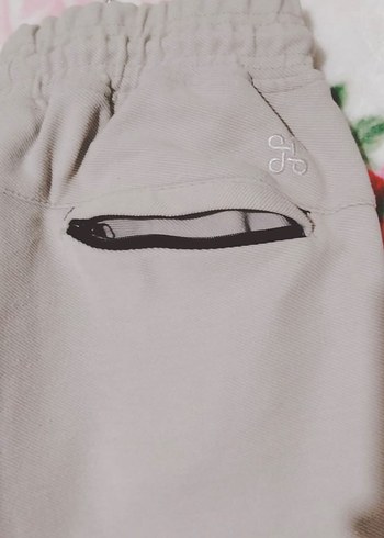 Ekru Rahat Kesim Eşofman - Görsel 3