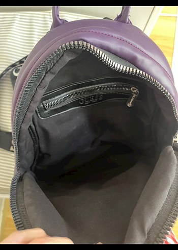 Mor Fermuarlı Guess Sırt Çantası - Görsel 3
