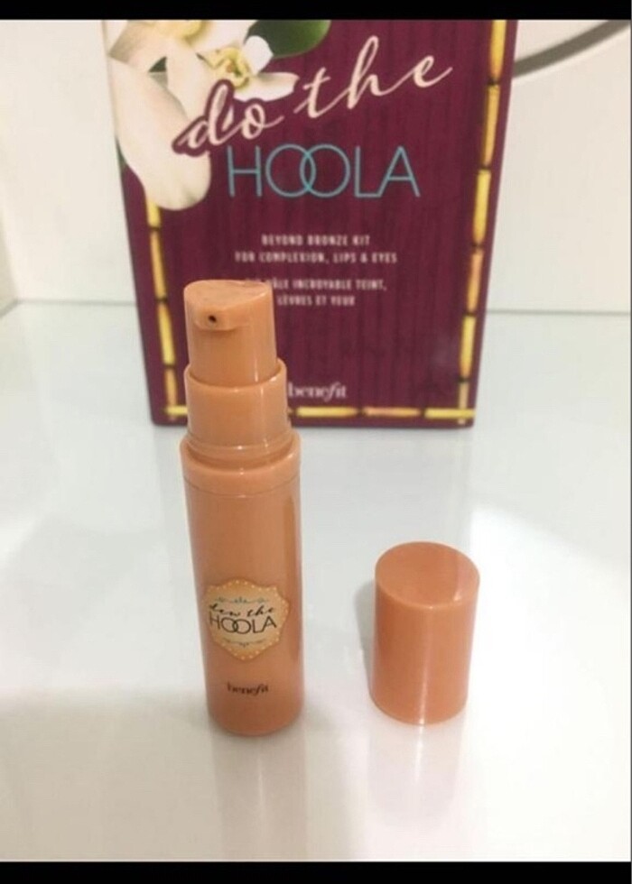 Benefit Hoola likit bronzer - Görsel 2