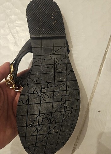 Elle Elle parmak arası deri terlik