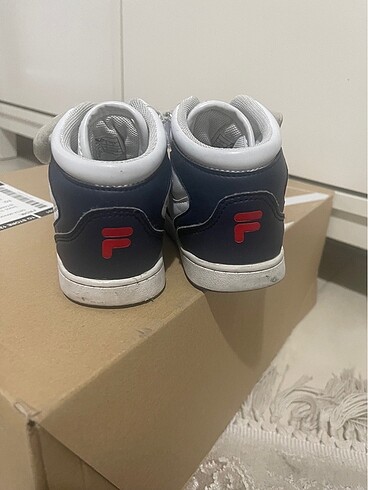 26 Beden beyaz Renk FILA ERKEK ÇOCUK BOT SNEAKER