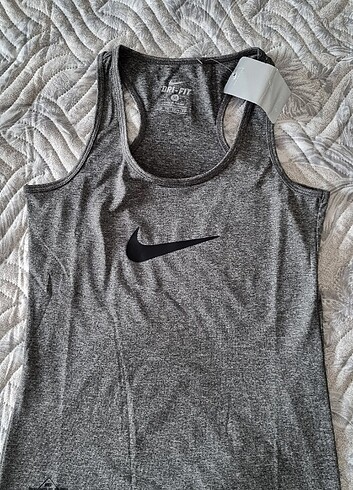 s Beden Nike atlet