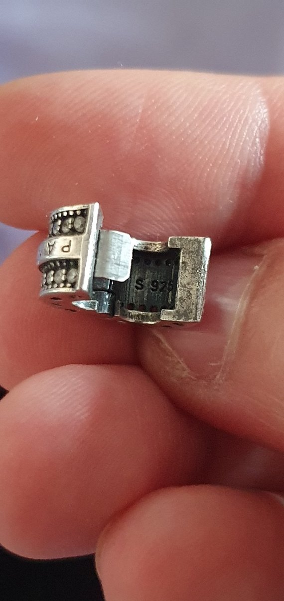 Düğmeli Nakışlı Altın Renkli Vintage Kadın Charm - Görsel 3