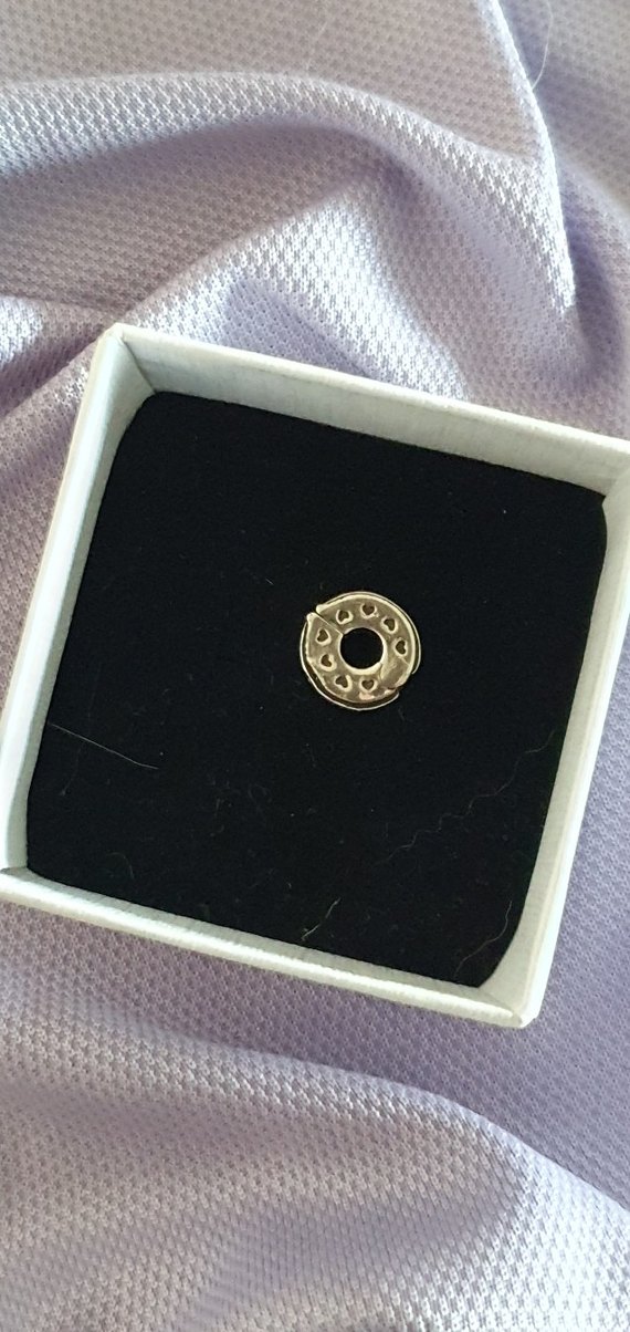 Düğmeli Nakışlı Altın Renkli Vintage Kadın Charm - Görsel 2