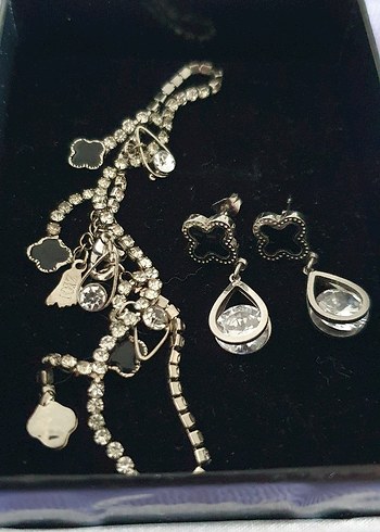 Gri Zincir Detaylı Beyaz İşlemeli Bileklik ve Kupe Seti - Görsel 8