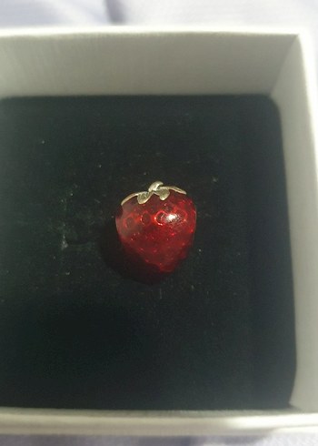 Parlak Kırmızı Çilek Kadın Charm - Görsel 2