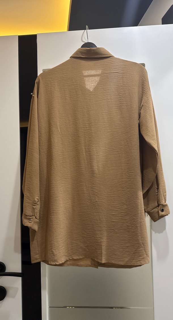 Düğmeli Bej Uzun Kollu Kadın Keten Gömlek - Görsel 3