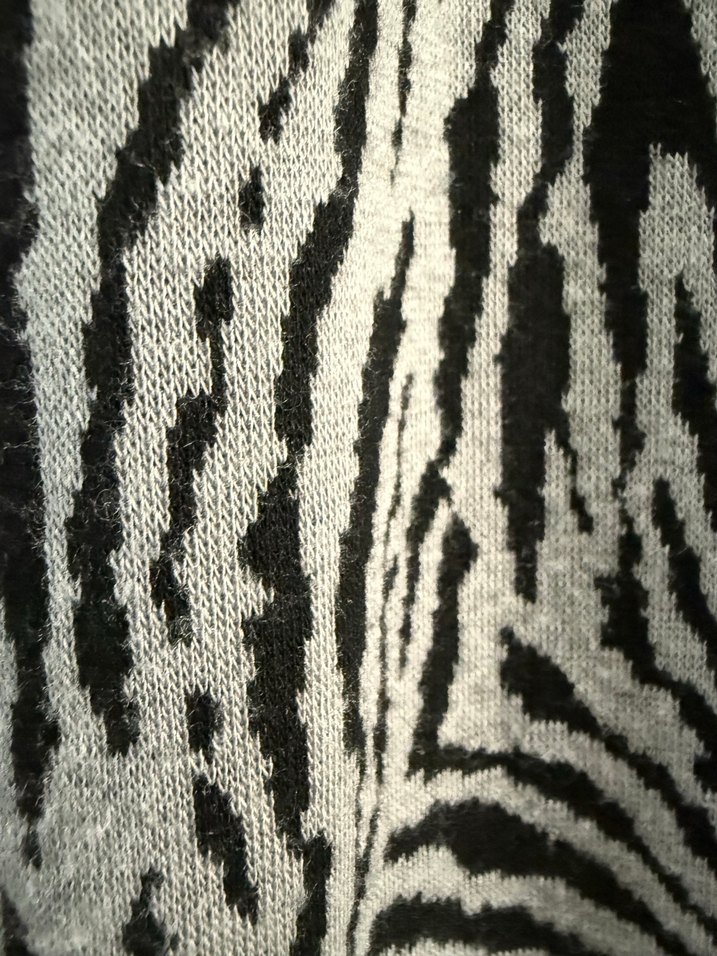 Gri Zebra Desenli Uzun Kollu Kadın Tunik - Görsel 3