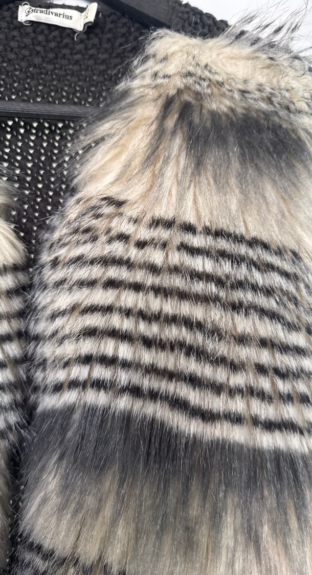 Kürk Detaylı Uzun Gri Zebra Desenli Kadın Yelek - Görsel 2