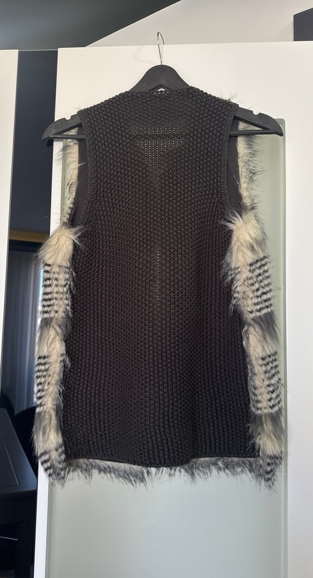 Kürk Detaylı Uzun Gri Zebra Desenli Kadın Yelek - Görsel 4