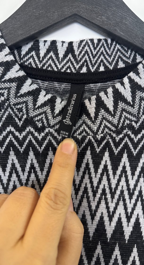 Zikzak Desenli Yüksek Yakalı Kadın Süveter - Görsel 2