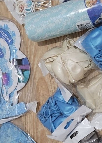 Zara 5 yaş elsa elbise ve doğum günü malzemeleri