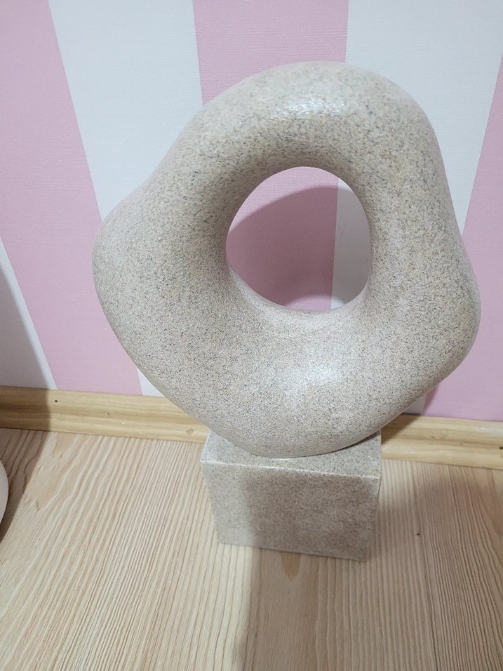 Bej Soyut Figürin - Görsel 3