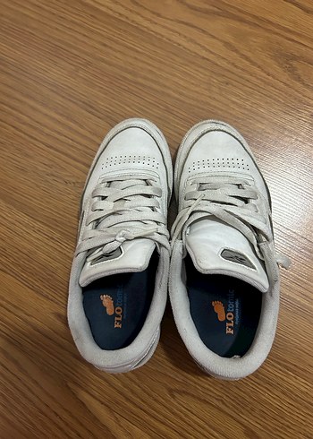 37 Beden Beyaz Kadın Spor Ayakkabı Velcro Bantlı