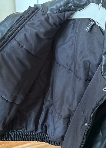 40 Beden siyah Renk H&M hiç kullanmadım Düğmeli Siyah Deri Biker Ceket