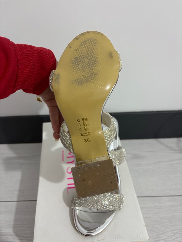 Topuklu terlik - Görsel 3