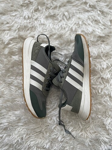 Orijinal Adidas spor ayakkabı