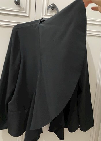 Siyah Dökümlü Ceket - Görsel 4