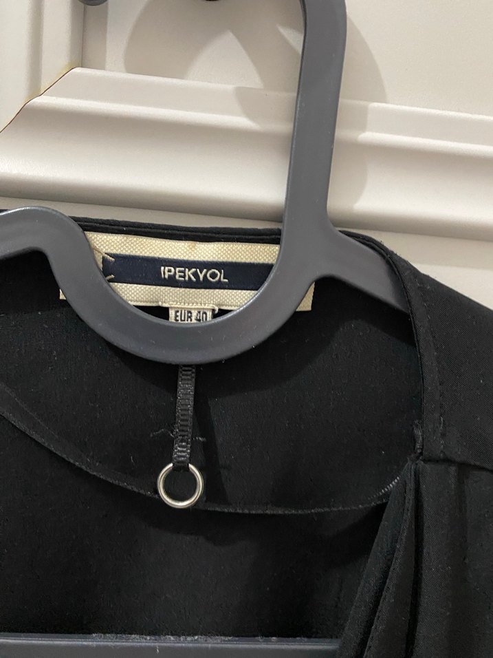 Siyah Dökümlü Ceket - Görsel 2