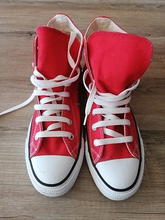 Bilekli Kırmızı Converse