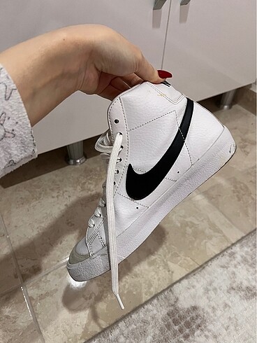 38 Beden Nike Blazer Mid?77