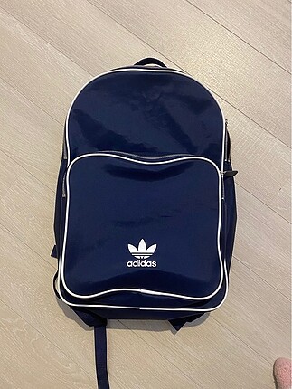 Adidas sırt çantası