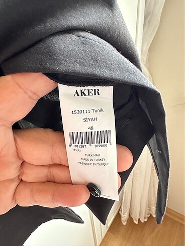 48 Beden siyah Renk Aker gömlek