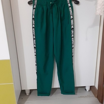 Bershka Yeşil Şeritli Pantalon