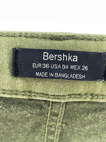36 Beden yeşil Renk Bershka Jean / Kot %70 İndirimli.