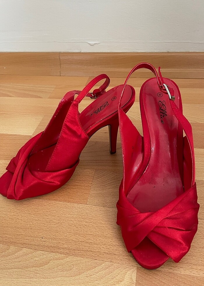 Saten kırmızı ayakkabı hiç kullanılmadı - Görsel 2