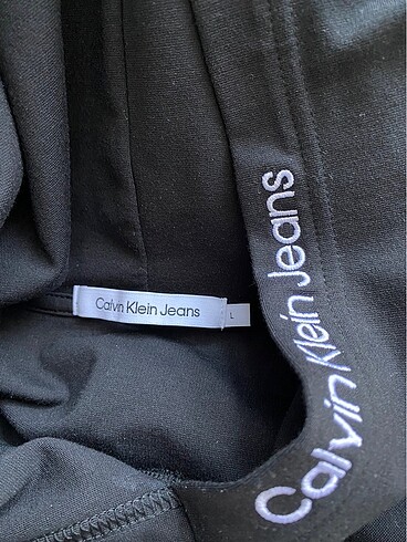 l Beden Calvin klein sweatshirt