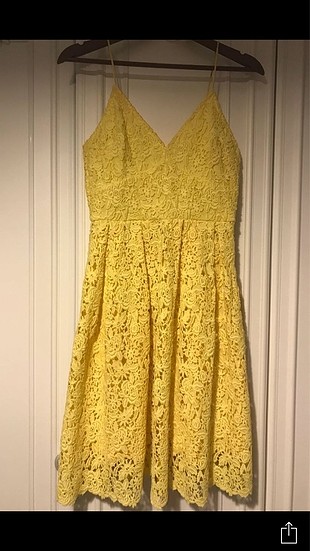 sarı güpür elbise