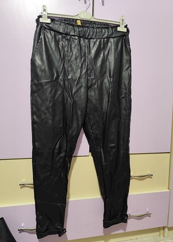 Siyah Deri Bol Kesim Midi Kadın Pantolon - Görsel 6