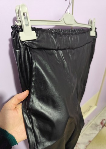 Siyah Deri Bol Kesim Midi Kadın Pantolon - Görsel 3