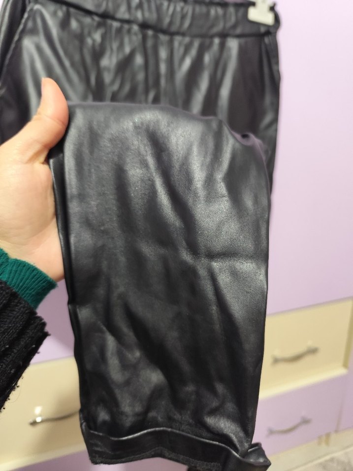 Siyah Deri Bol Kesim Midi Kadın Pantolon - Görsel 2
