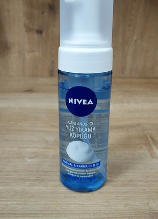 Nivea Yüz Temizleme Köpüğü 