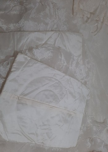 Nakışlı Beyaz Yatak Örtüsü - Görsel 5