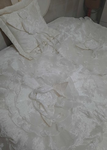 Nakışlı Beyaz Yatak Örtüsü - Görsel 4