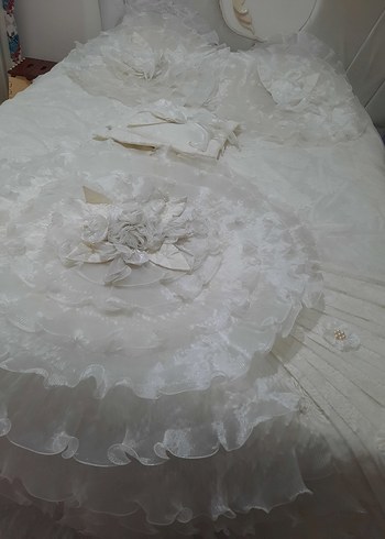 Nakışlı Beyaz Yatak Örtüsü - Görsel 9