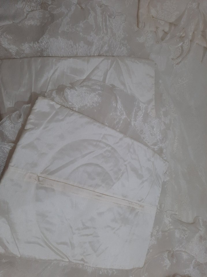 Nakışlı Beyaz Yatak Örtüsü - Görsel 5
